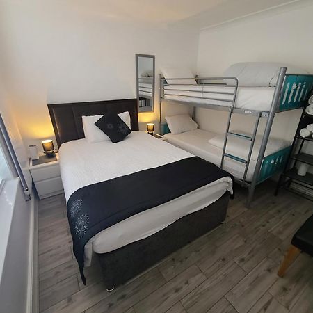 Gatwick Rooms-Travel Service-Airport Parking Ifield Ngoại thất bức ảnh