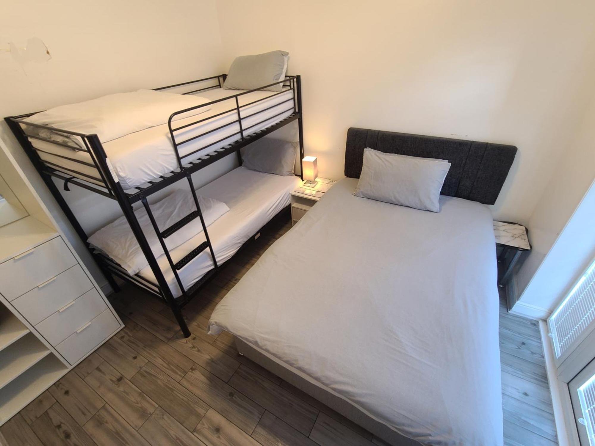 Gatwick Rooms-Travel Service-Airport Parking Ifield Ngoại thất bức ảnh