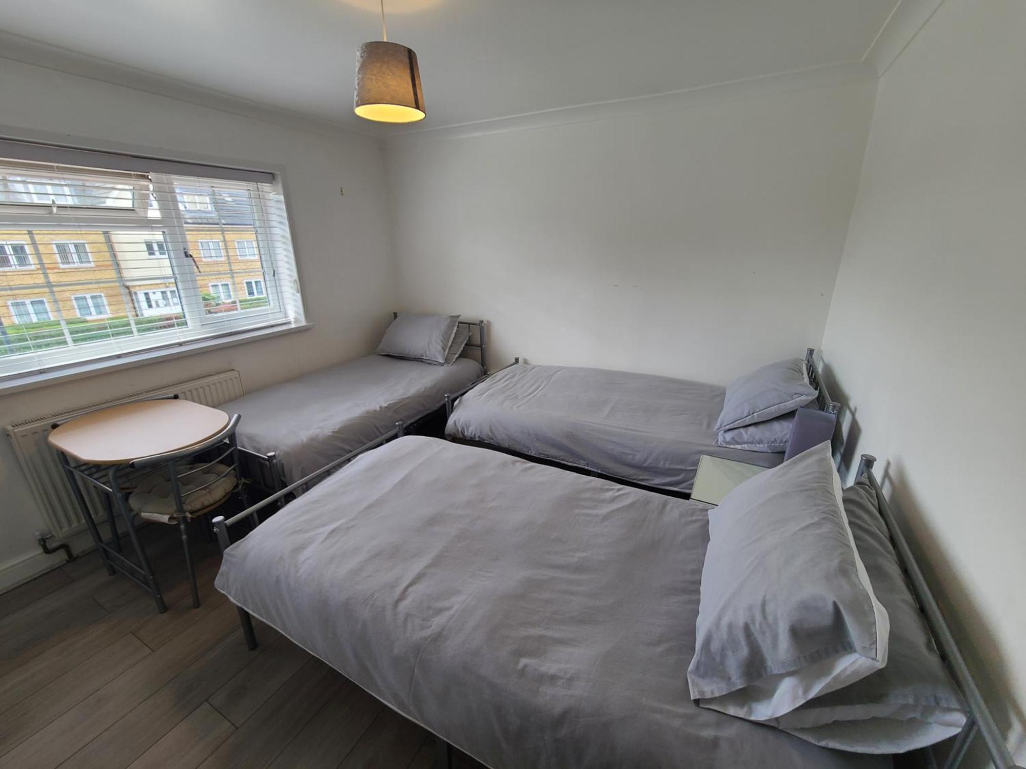 Gatwick Rooms-Travel Service-Airport Parking Ifield Ngoại thất bức ảnh