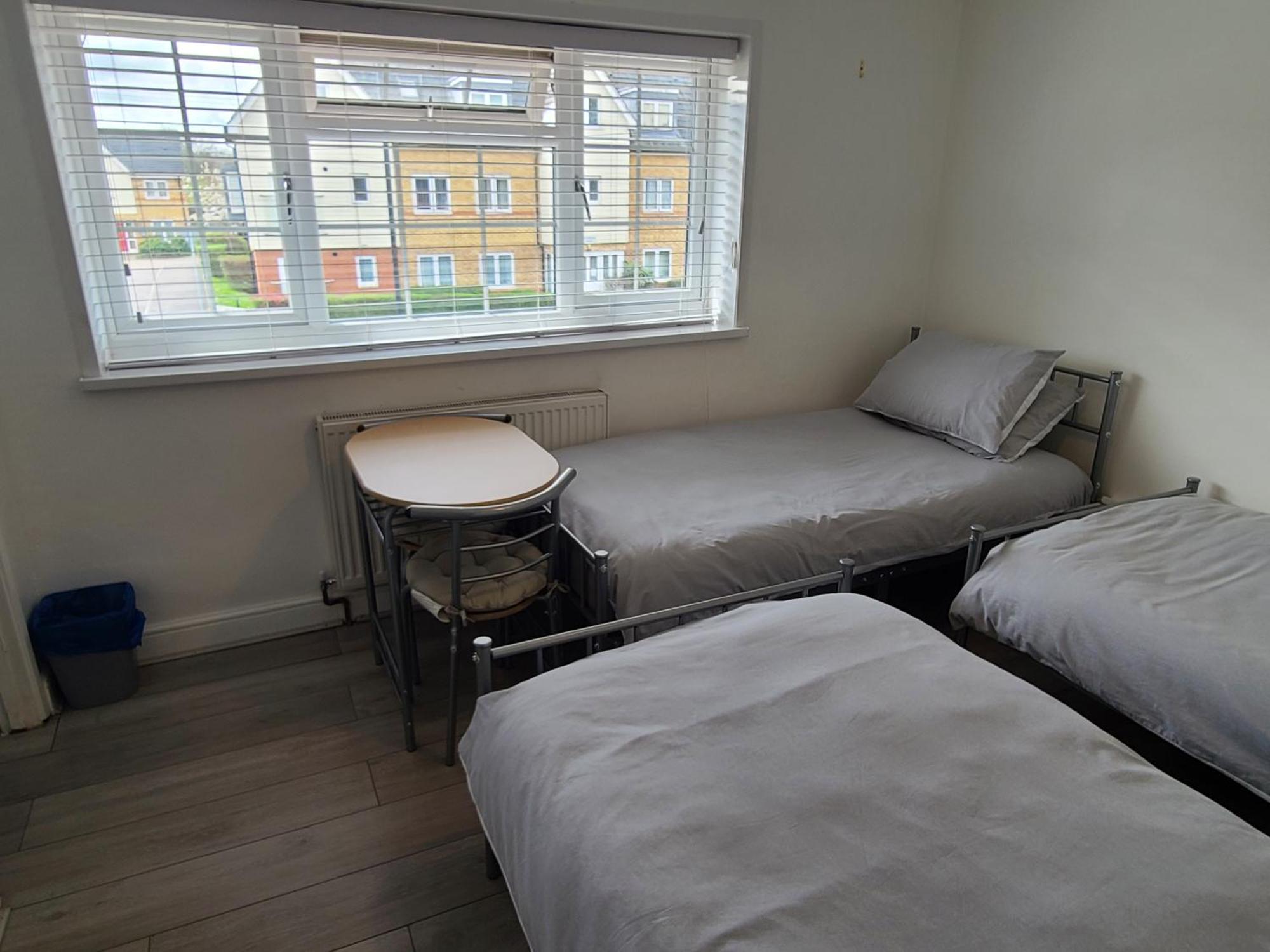 Gatwick Rooms-Travel Service-Airport Parking Ifield Ngoại thất bức ảnh